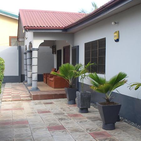 Royal Gate Villa Accra Exterior photo